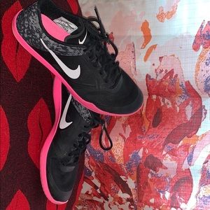 size 10 women’s nike running shoes